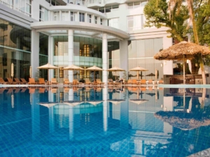 Khách sạn Novotel