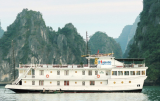 Du thuyền Majestic Cruise